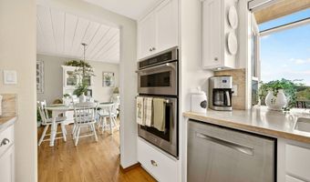 500 Pompadour Dr, Ashland, OR 97520