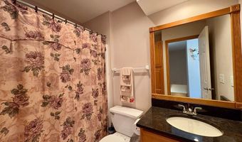 6701 Three Lakes Pkwy, Des Moines, IA 50320
