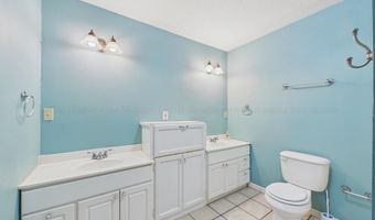 924 CRESTVIEW Ln, Adamsville, AL 35005