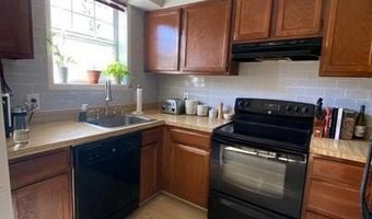 2509- D S WALTER REED Dr D, Arlington, VA 22206