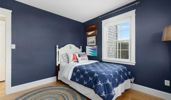 9 White Ter, Middletown, RI 02842