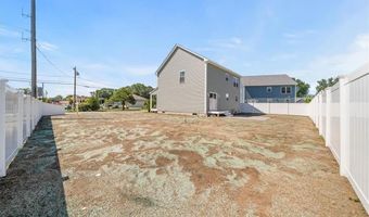 7 Betsey Williams Dr, Warwick, RI 02889