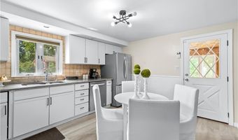 28 Alton Ave, Cumberland, RI 02864