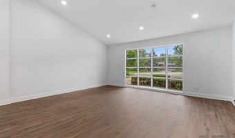 522 N Castle Rd, Addison, IL 60101