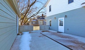 1134 Rapids St, Adel, IA 50003