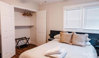 2230 Markham Ct, Charlotte, NC 28205