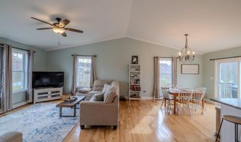 19 Magnolia Hill Rd, Bangor, ME 04401