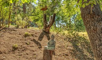 940 Pinecrest Ter, Ashland, OR 97520