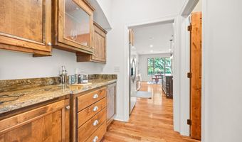 11668 E Laketowne Dr, Albertville, MN 55301
