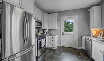 3180 Penrose Pl, Cincinnati, OH 45211