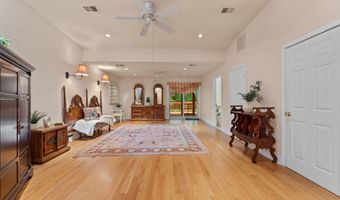 6816 SHRINE Ct, Annandale, VA 22003