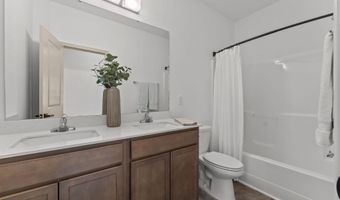 51 Walkabout Dr, Aberdeen, NC 28315