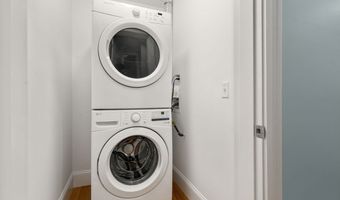 111 B St 8, Boston, MA 02127