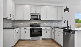 116 Peeps Ct, Adkins, TX 78101