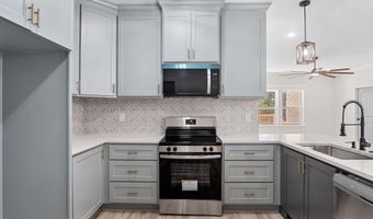 516 Madeleine Cir, Austin, AR 72007