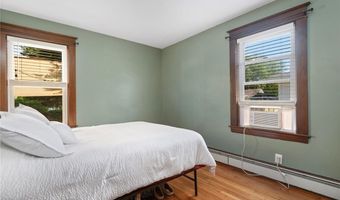 14 Elinora St, East Providence, RI 02915