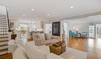 594 Hilltop Ln, Berkeley Lake, GA 30096