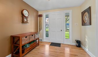 96 Oak Hill Dr, Bristol, CT 06010