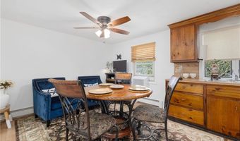 45 E St, Bristol, RI 02809