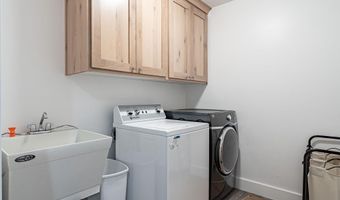 5089 Tree Valley Rd, Chubbuck, ID 83202