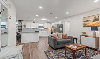 6837 TOM THUMB Dr, Jacksonville, FL 32210