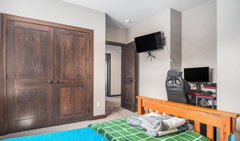 1820 W Thomas Cir, Brandon, SD 57005