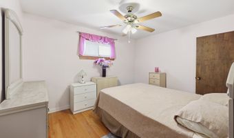 329 E Myrick Ave, Addison, IL 60101