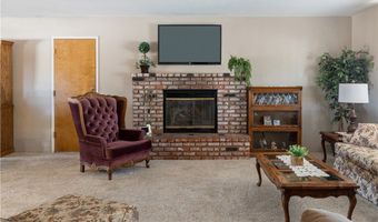 12386 Pawnee Rd, Apple Valley, CA 92308