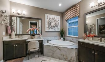 5373 WOLF CREEK Dr, Apollo Beach, FL 33572