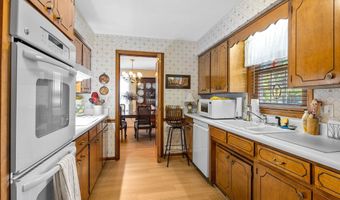 107 Forestdale Dr, Boiling Springs, SC 29316