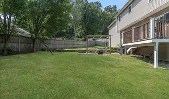 16 Taylor Ln, Warwick, RI 02886