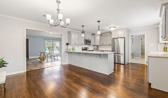 304 Presbytere Pkwy, Lafayette, LA 70503