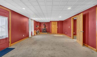 40 Hillview Dr, Bangor, ME 04401
