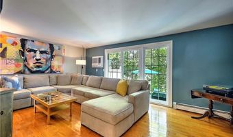 28 Marigold Cir, North Providence, RI 02904