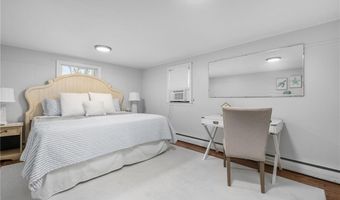 384 Valley Rd, Middletown, RI 02842