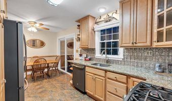 46 Bowline St, Beachwood, NJ 08722