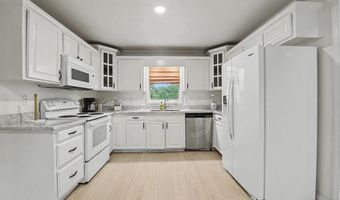 506 Esplanade Ave, Bay St. Louis, MS 39520