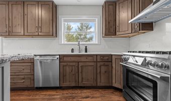 330 OAK HILL Ct, Antioch, IL 60002