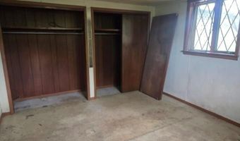 302 Crestview Dr, Acme, PA 15610