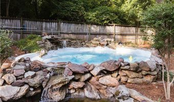 640 Tallassee Rd, Athens, GA 30606