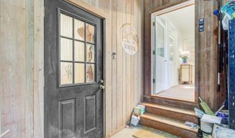 481 Cantey Ln, Camden, SC 29020