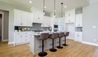 4917 Lake Vista Dr, Benton, AR 72019