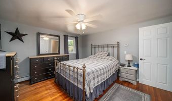 130 Austin Rd, North Kingstown, RI 02852