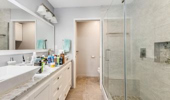 599 Keolu Dr B, Kailua, HI 96734