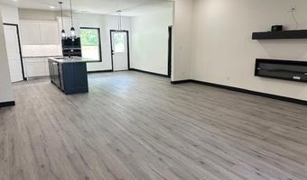 1112 Duke Dr, Bauxite, AR 72011