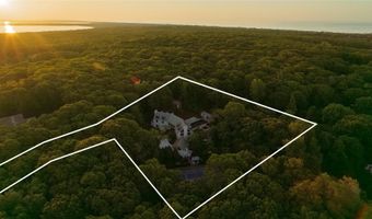 68 Fresh Pond Rd, Amagansett, NY 11930