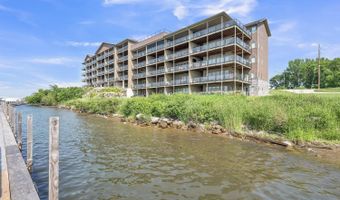 570 Linden Dr 104, Arnolds Park, IA 51331