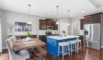 1009 Baileys Grove Dr, Adel, IA 50003