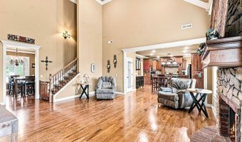 2711 SE 7Th St, Bentonville, AR 72712