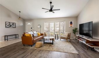 6 Hursley Ln, Bella Vista, AR 72714